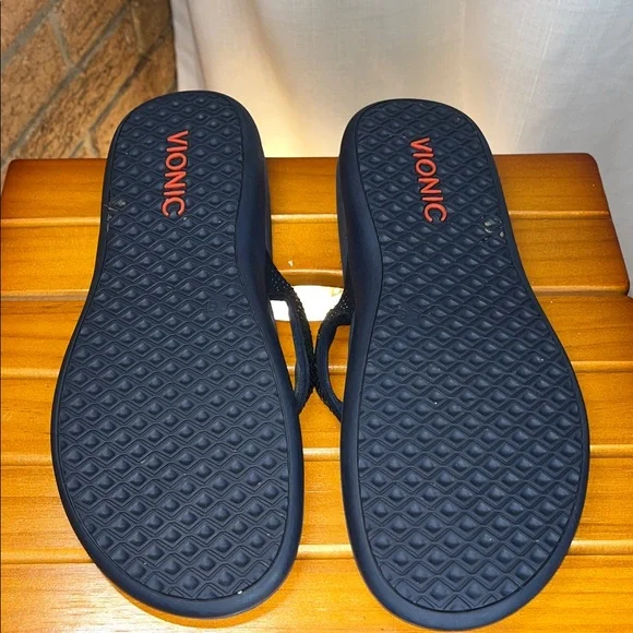 Vionic Tide Rhinestone thong sandals in navy EU 39 / US 8 - Picture 7 of 7